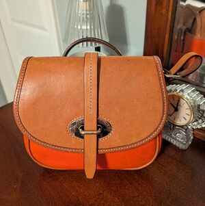 🥰 Vintage Y2K Dooney & Bourke Verona Christina Two Tone Adjustable Crossbody